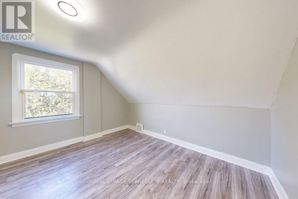 77 Glenburn Avenue, Toronto, Ontario  M4B 2X7 - Photo 19 - E13417524