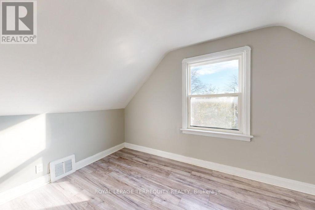 77 Glenburn Avenue, Toronto, Ontario  M4B 2X7 - Photo 20 - E13417524