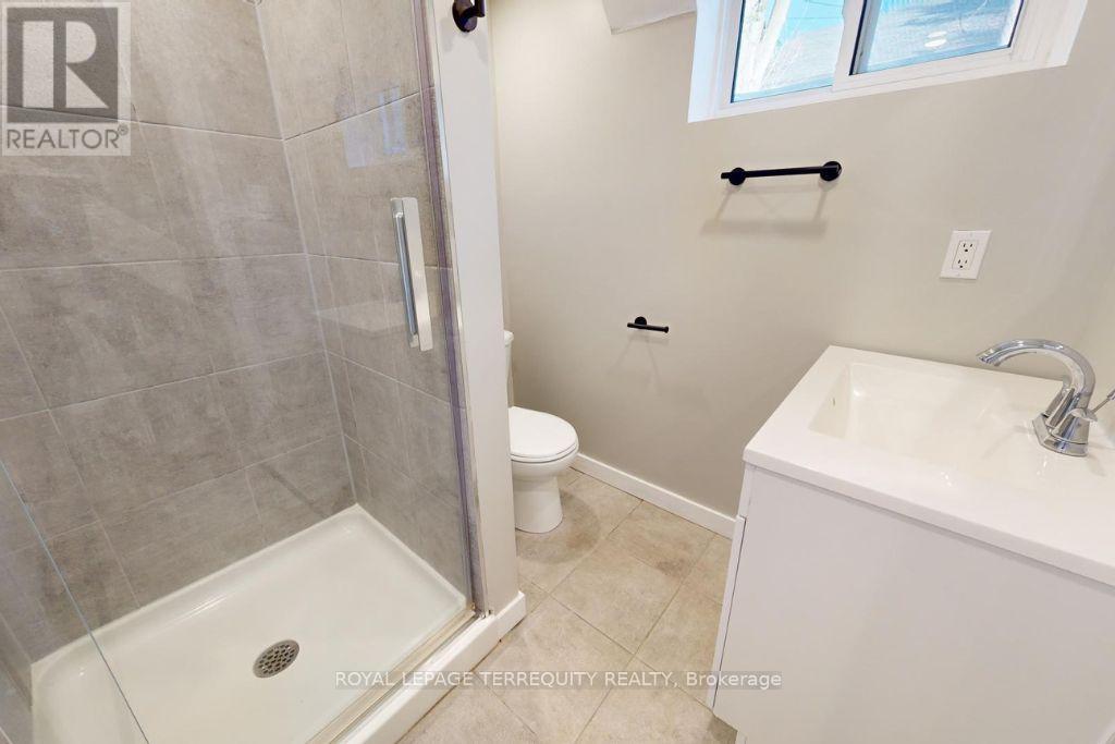 77 Glenburn Avenue, Toronto, Ontario  M4B 2X7 - Photo 23 - E13417524