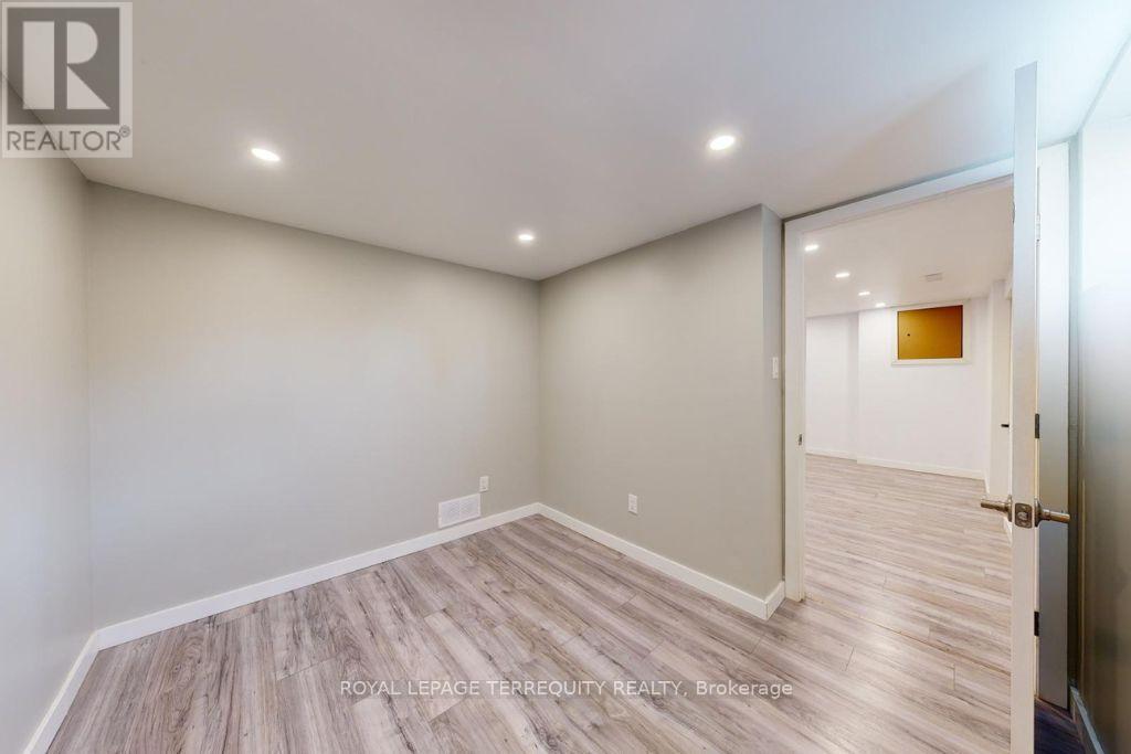 77 Glenburn Avenue, Toronto, Ontario  M4B 2X7 - Photo 27 - E13417524