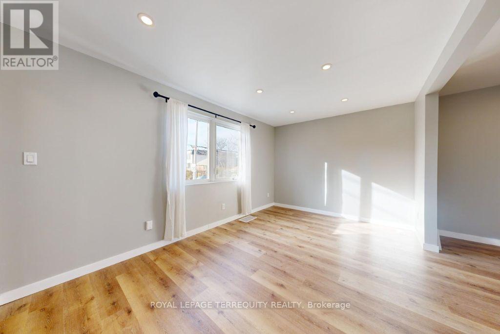77 Glenburn Avenue, Toronto, Ontario  M4B 2X7 - Photo 4 - E13417524