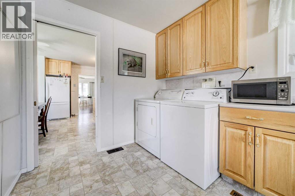 731 Mcdougall Street, Pincher Creek, Alberta  T0K 1W0 - Photo 14 - A2316806