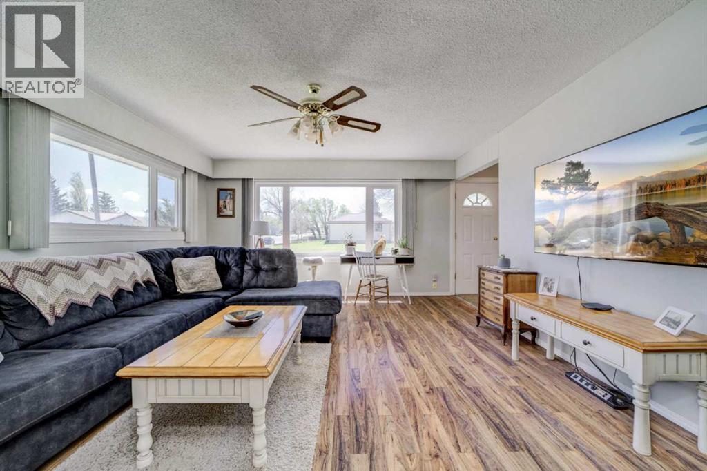 731 Mcdougall Street, Pincher Creek, Alberta  T0K 1W0 - Photo 4 - A2316806