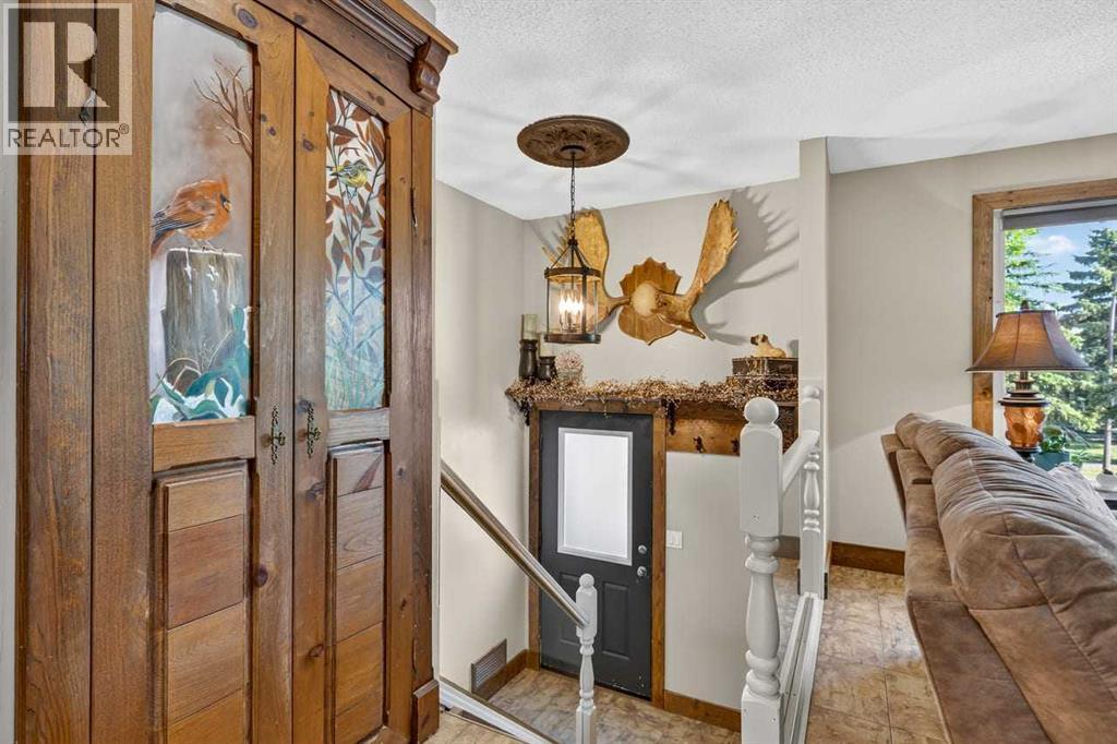 216 Castleridge Drive Ne, Calgary, Alberta  T3J 1X3 - Photo 5 - A2313610