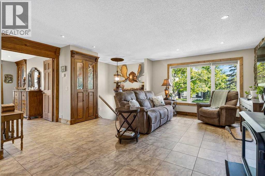 216 Castleridge Drive Ne, Calgary, Alberta  T3J 1X3 - Photo 7 - A2313610