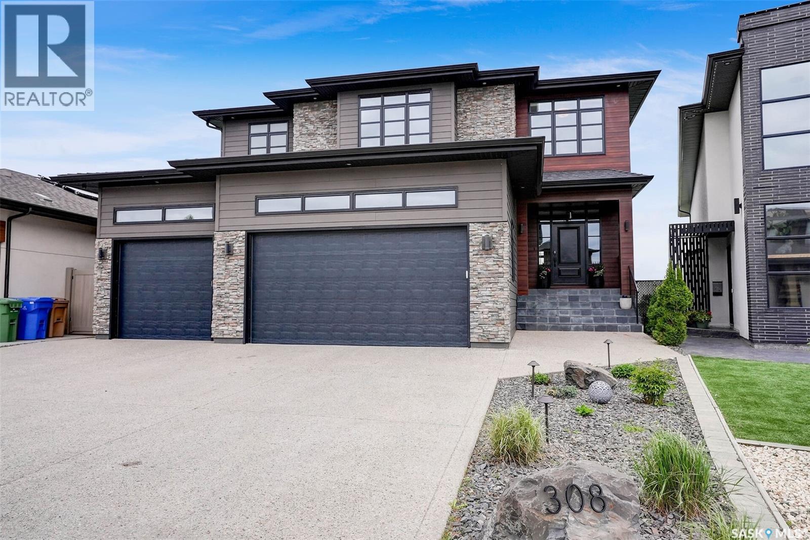308 Brookview Drive, Regina, Saskatchewan  S4Y 0B2 - Photo 2 - SK038710