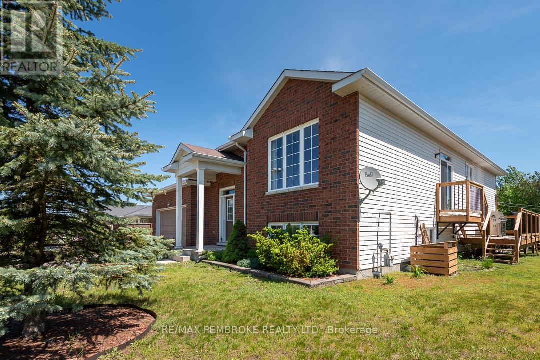 1007 Butler Boulevard, Petawawa, Ontario  K8H 0B7 - Photo 3 - X13149998