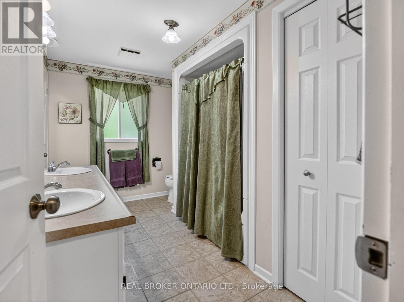 17 Montgomery Road, Welland, Ontario  L3C 2Y2 - Photo 22 - X13417566