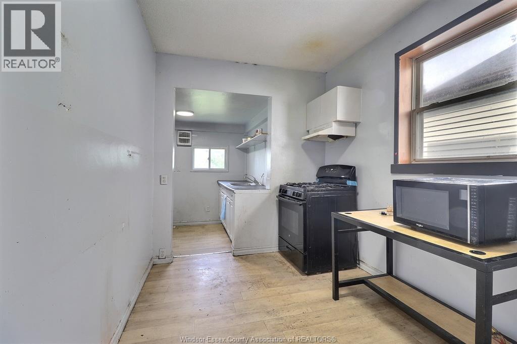 1920 University Avenue West, Windsor, Ontario N9B 1C8 - Photo 7 - 26013465