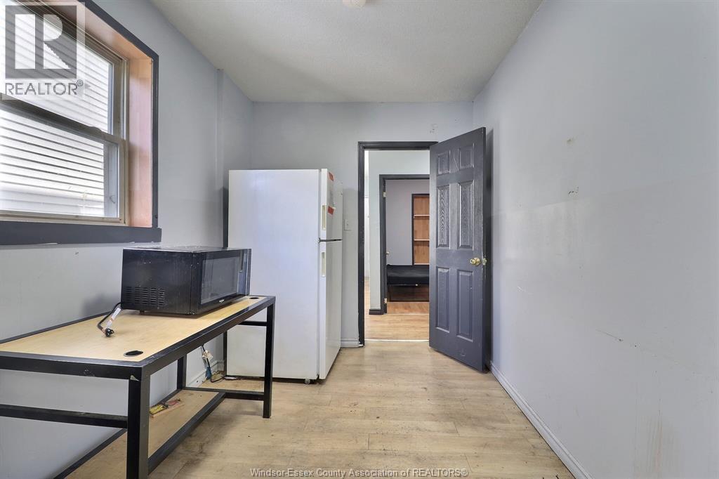 1920 University Avenue West, Windsor, Ontario N9B 1C8 - Photo 8 - 26013465