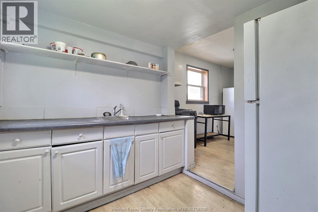 1920 University Avenue West, Windsor, Ontario N9B 1C8 - Photo 9 - 26013465
