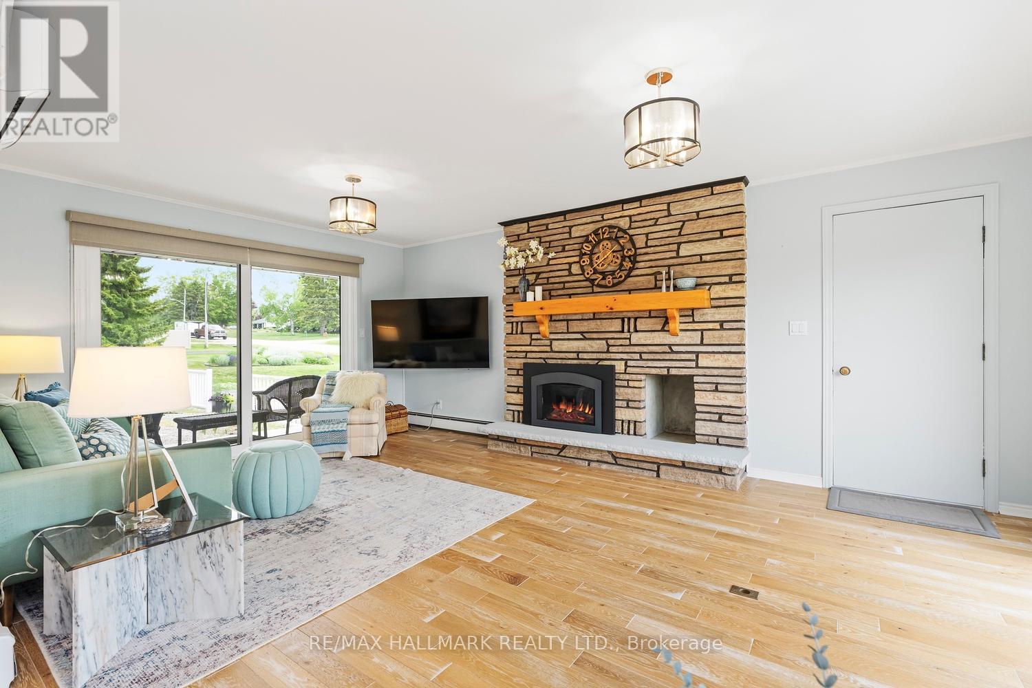 16 Price Drive, Oro-Medonte, Ontario  L3V 6H2 - Photo 19 - S13417636
