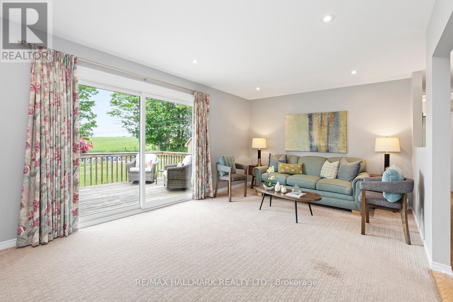 16 Price Drive, Oro-Medonte, Ontario  L3V 6H2 - Photo 3 - S13417636