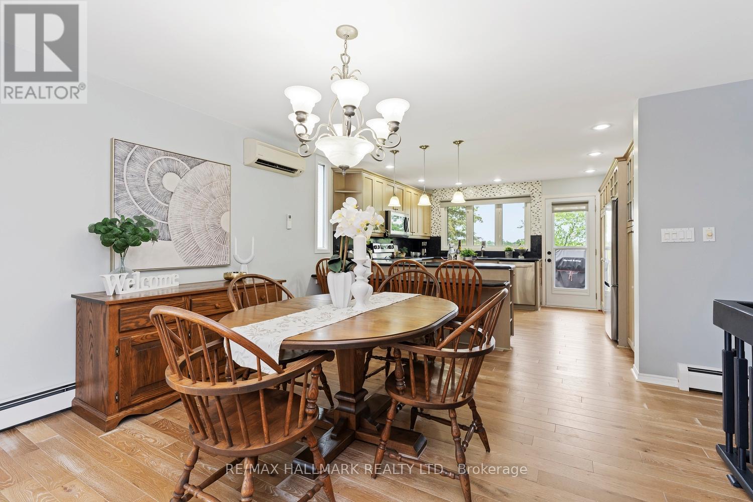 16 Price Drive, Oro-Medonte, Ontario  L3V 6H2 - Photo 4 - S13417636