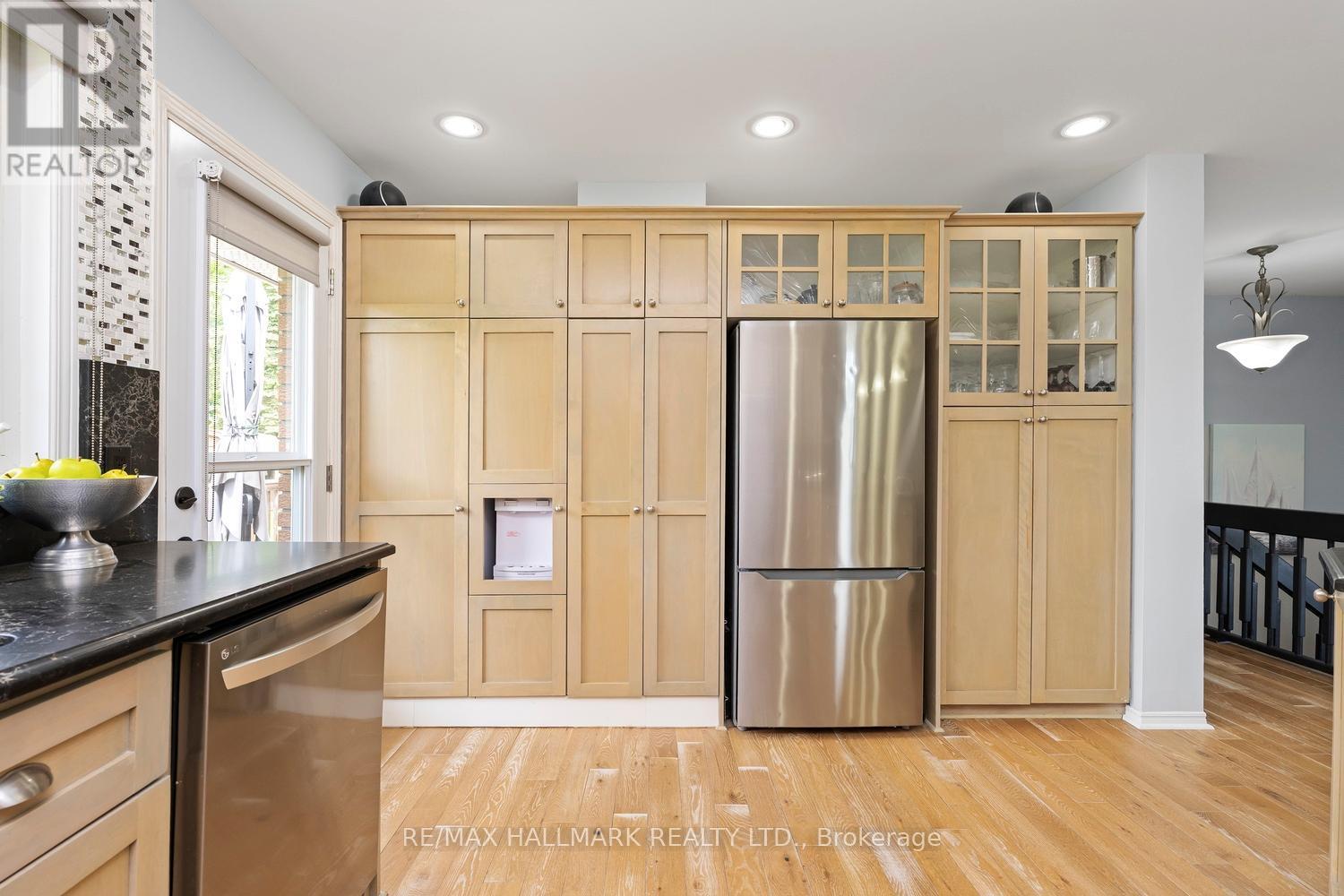 16 Price Drive, Oro-Medonte, Ontario  L3V 6H2 - Photo 7 - S13417636