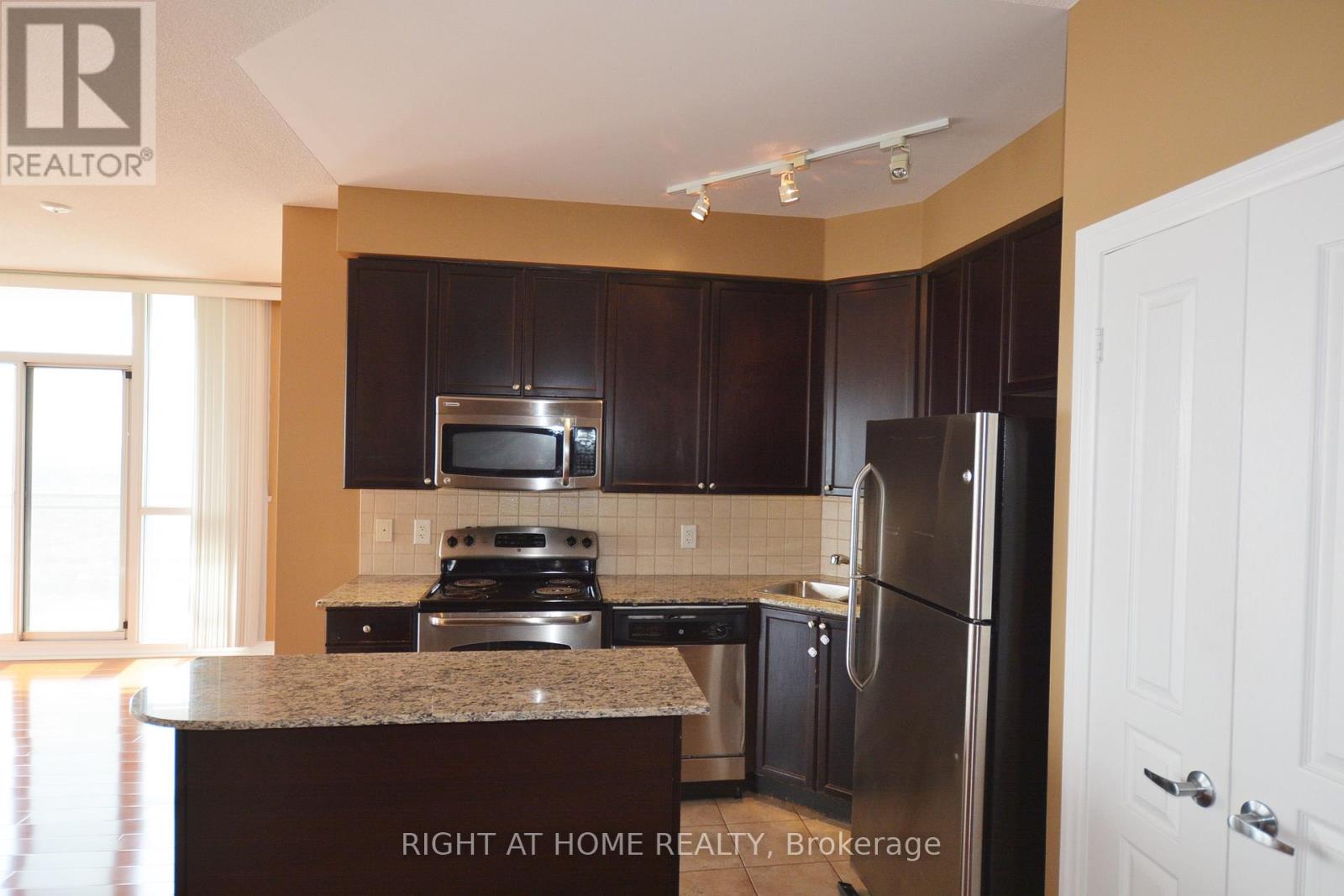 3009 - 225 Webb Drive, Mississauga, Ontario  L5B 3Y5 - Photo 8 - W13417572