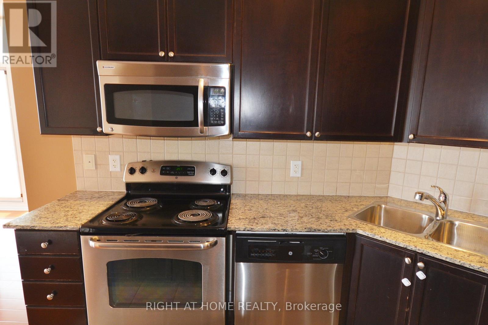 3009 - 225 Webb Drive, Mississauga, Ontario  L5B 3Y5 - Photo 9 - W13417572