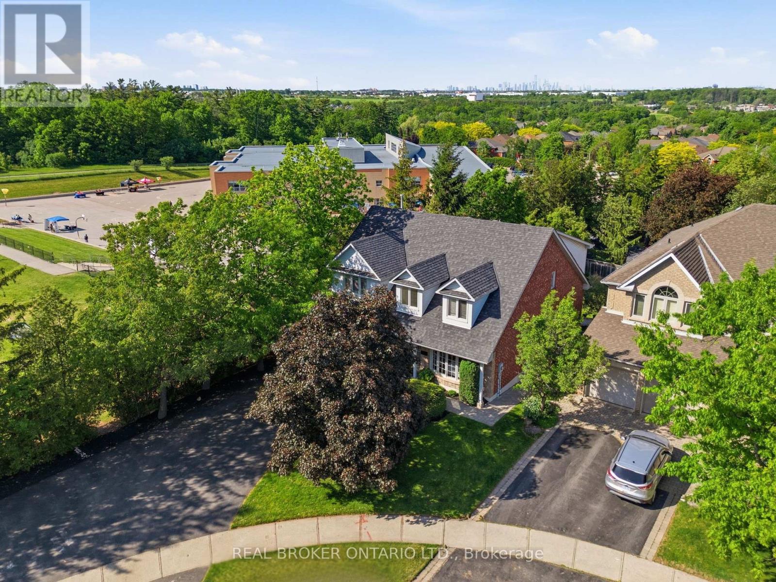 2205 SHAFTESBURY COURT, Oakville, Ontario