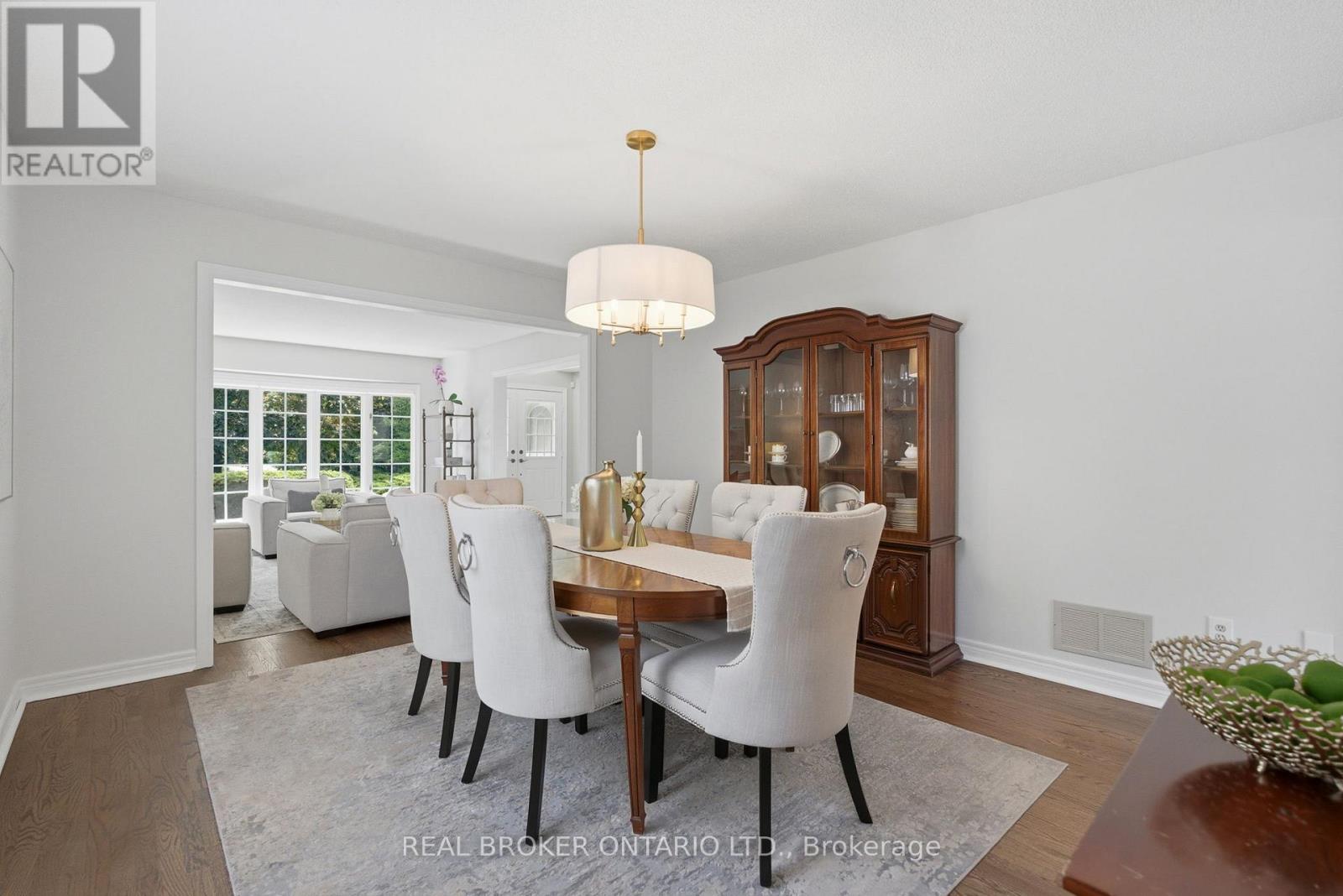 2205 Shaftesbury Court, Oakville, Ontario  L6H 6C6 - Photo 10 - W13417624