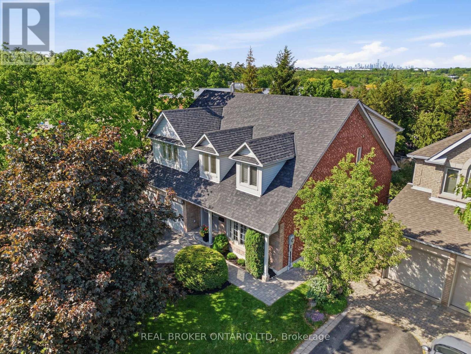 2205 Shaftesbury Court, Oakville, Ontario  L6H 6C6 - Photo 2 - W13417624