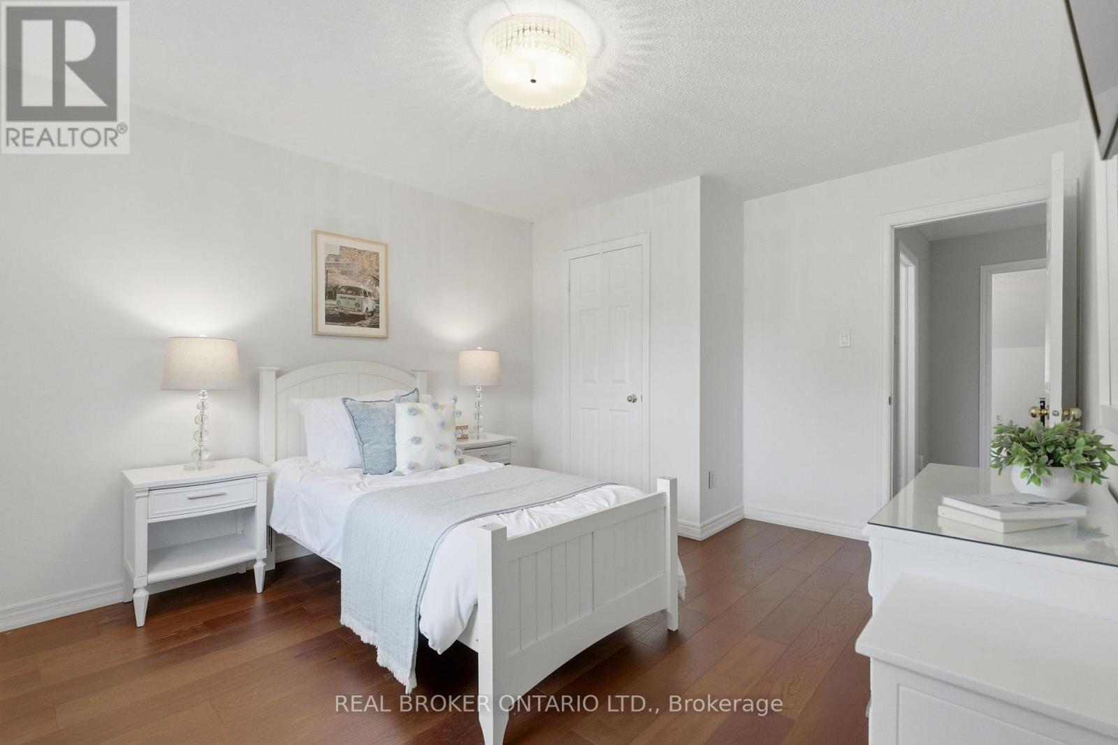 2205 Shaftesbury Court, Oakville, Ontario  L6H 6C6 - Photo 34 - W13417624