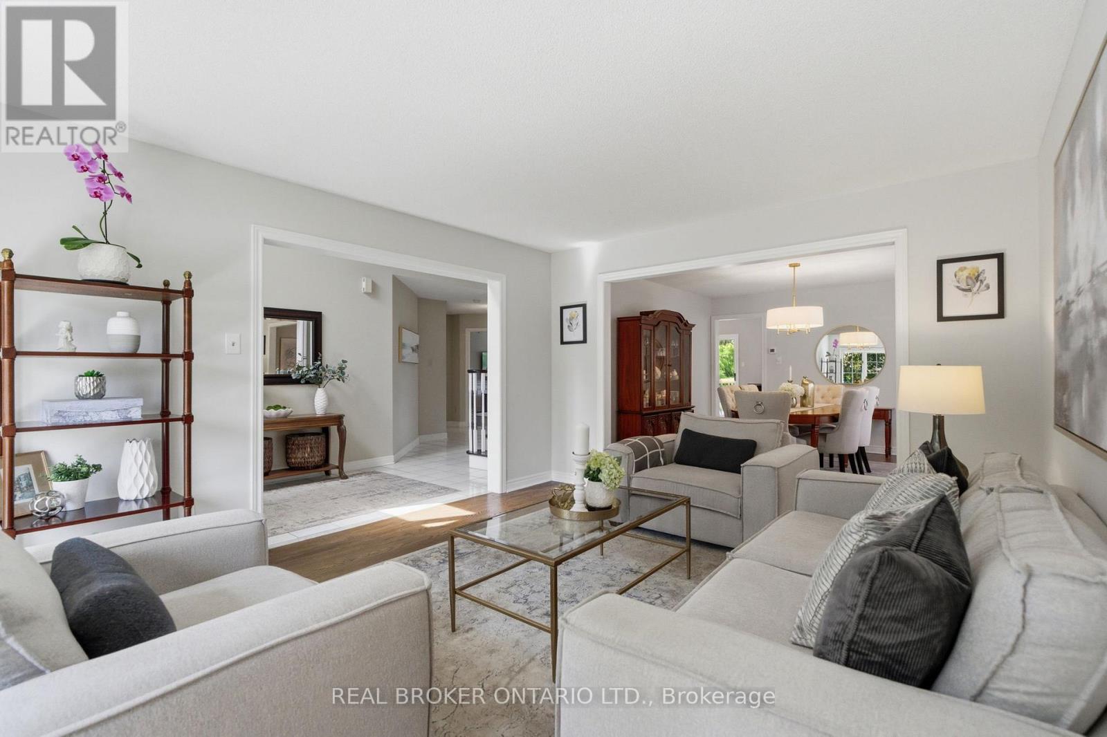 2205 Shaftesbury Court, Oakville, Ontario  L6H 6C6 - Photo 9 - W13417624