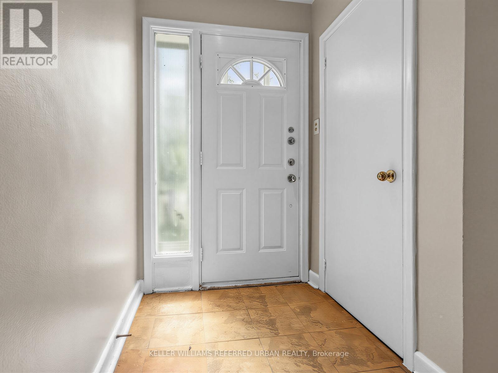 23 Yeomans Road, Toronto, Ontario  M3H 3J6 - Photo 2 - C13414164