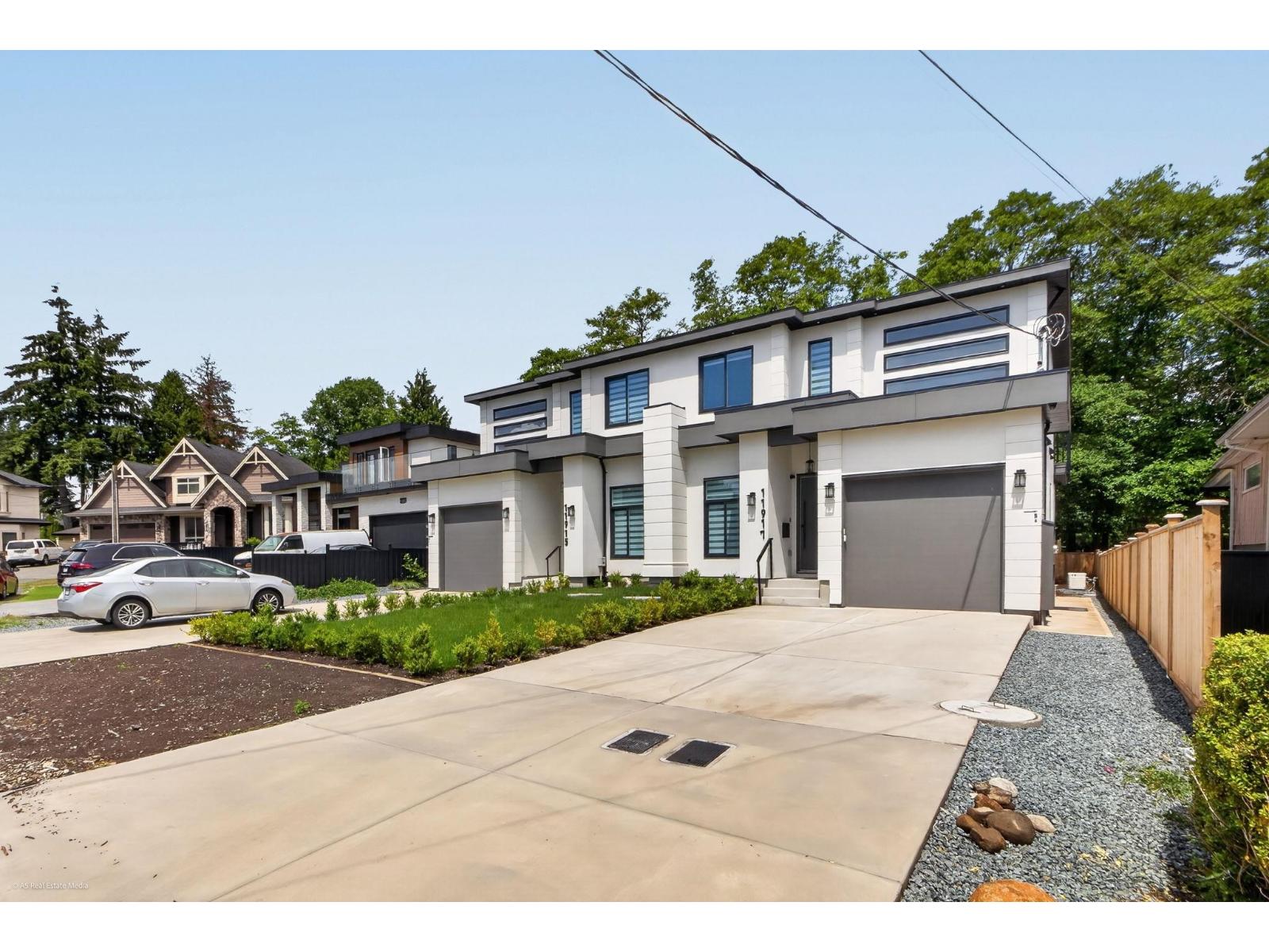 11917 Chalmer Place, Delta, British Columbia  V4C 1L3 - Photo 2 - R3129908