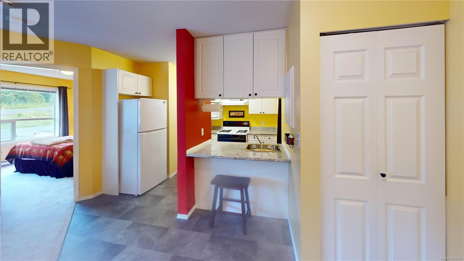 101 1105 Henry Rd, Courtenay, British Columbia V9J 1L0 - Photo 6 - 1039431