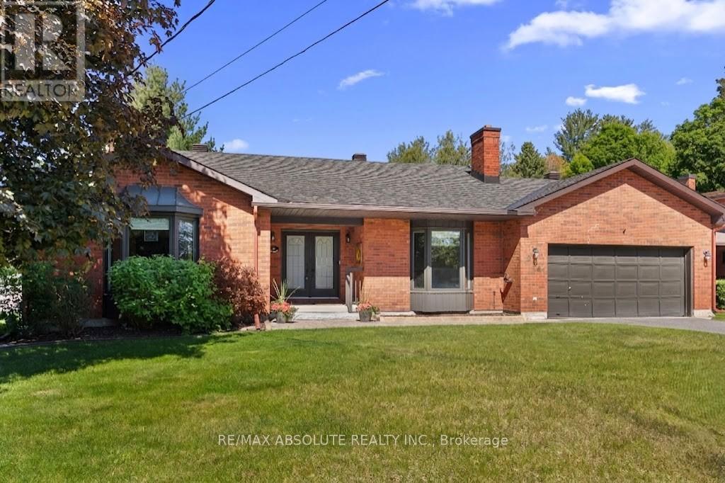 284 Harrington Street, Arnprior, Ontario  K7S 2V1 - Photo 2 - X13417680