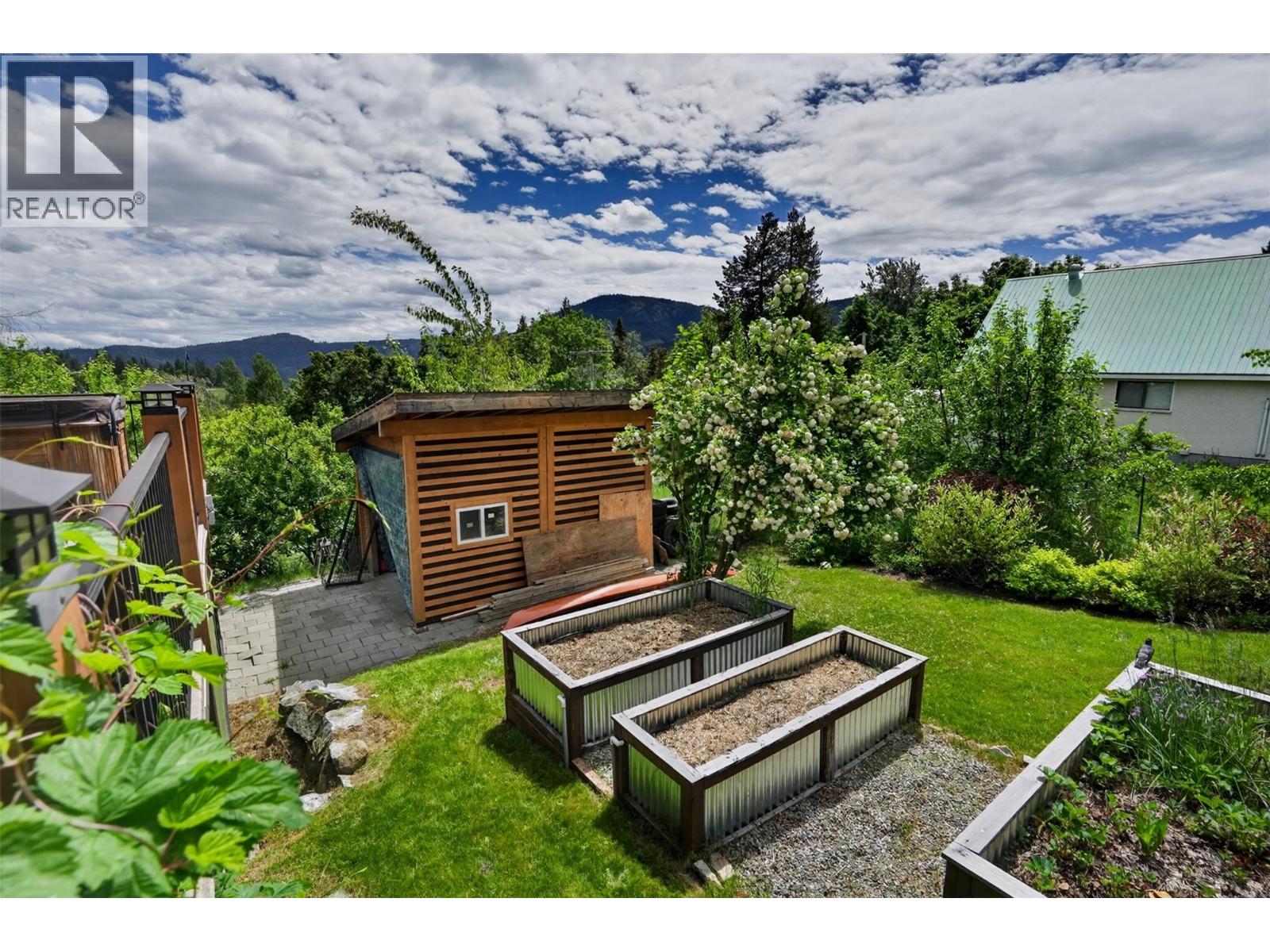 1911 Union Avenue, Rossland, British Columbia  V0G 1Y0 - Photo 14 - 10390025