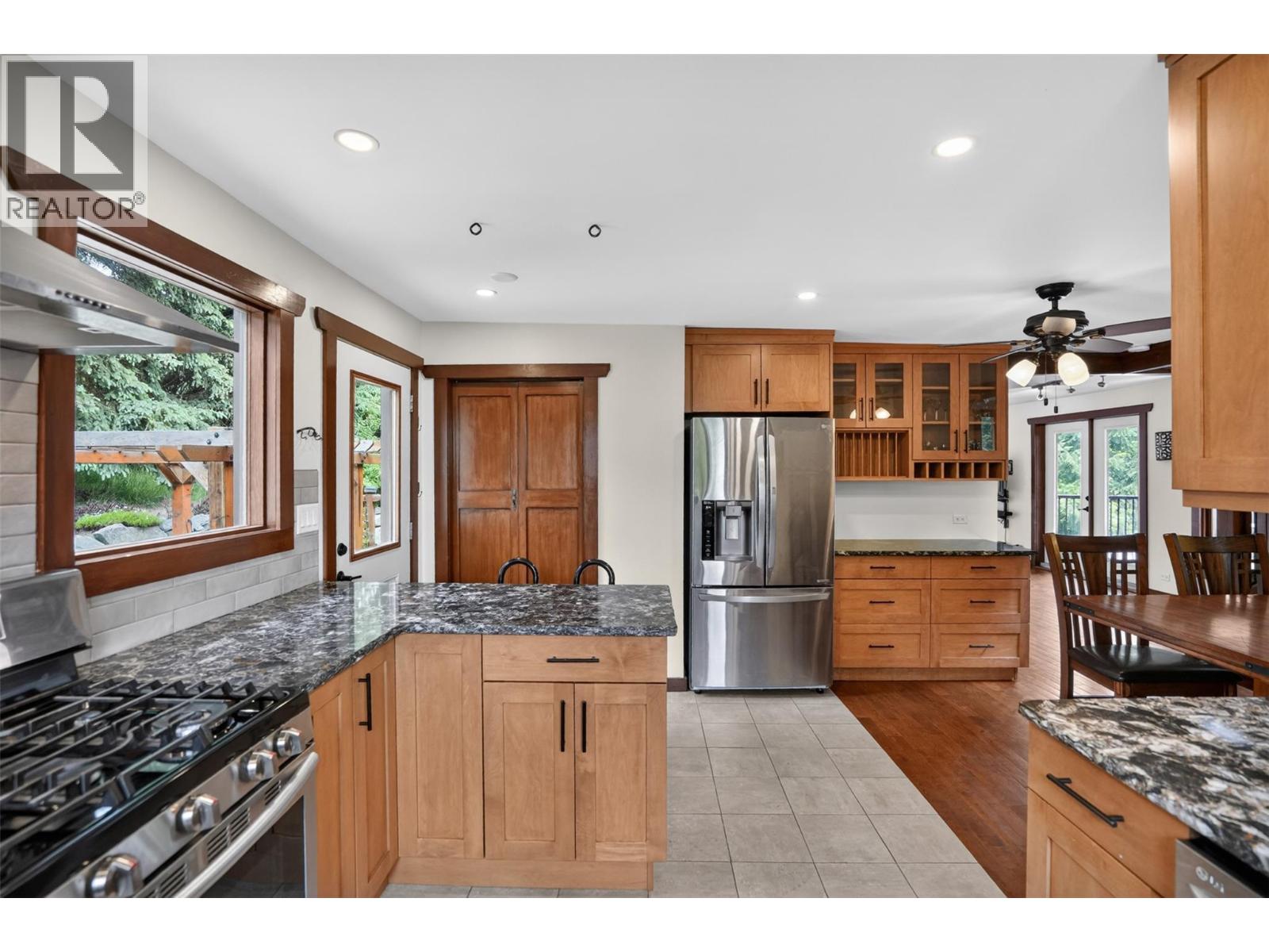 1911 Union Avenue, Rossland, British Columbia  V0G 1Y0 - Photo 25 - 10390025