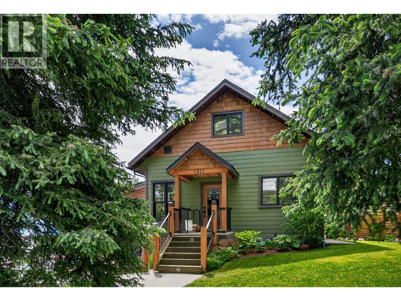 1911 Union Avenue, Rossland, British Columbia  V0G 1Y0 - Photo 3 - 10390025