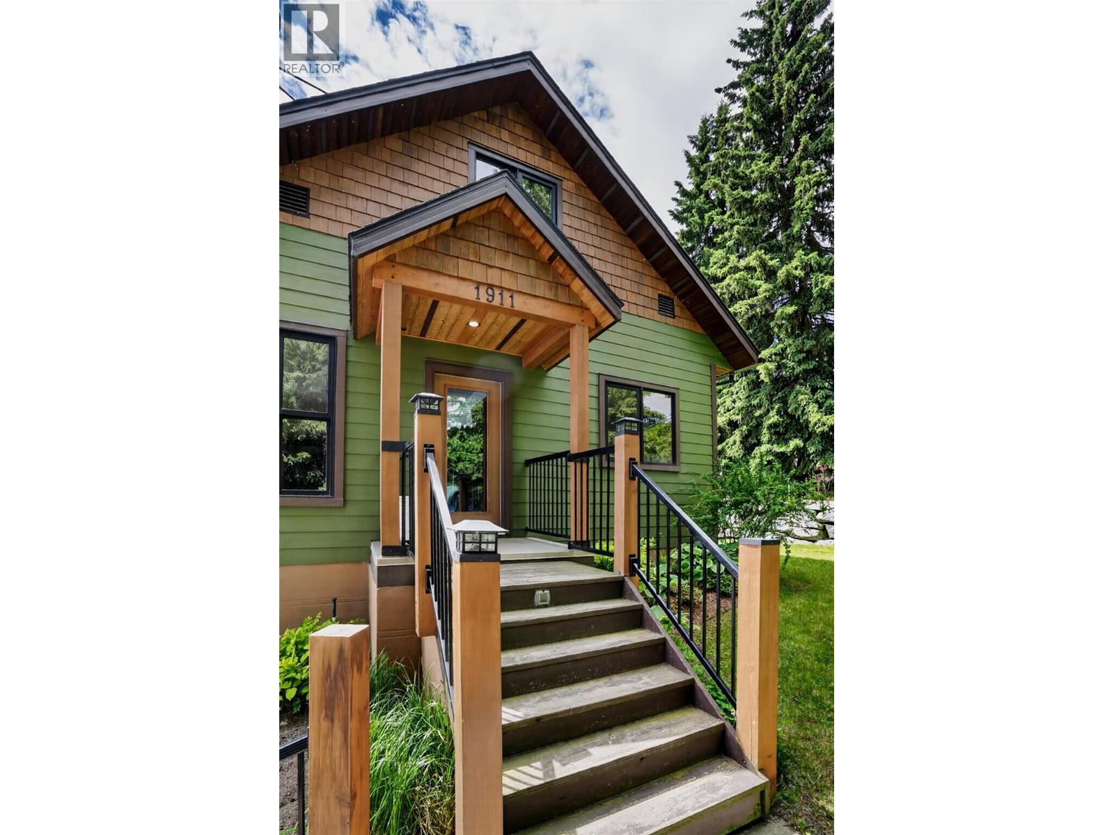 1911 Union Avenue, Rossland, British Columbia  V0G 1Y0 - Photo 4 - 10390025