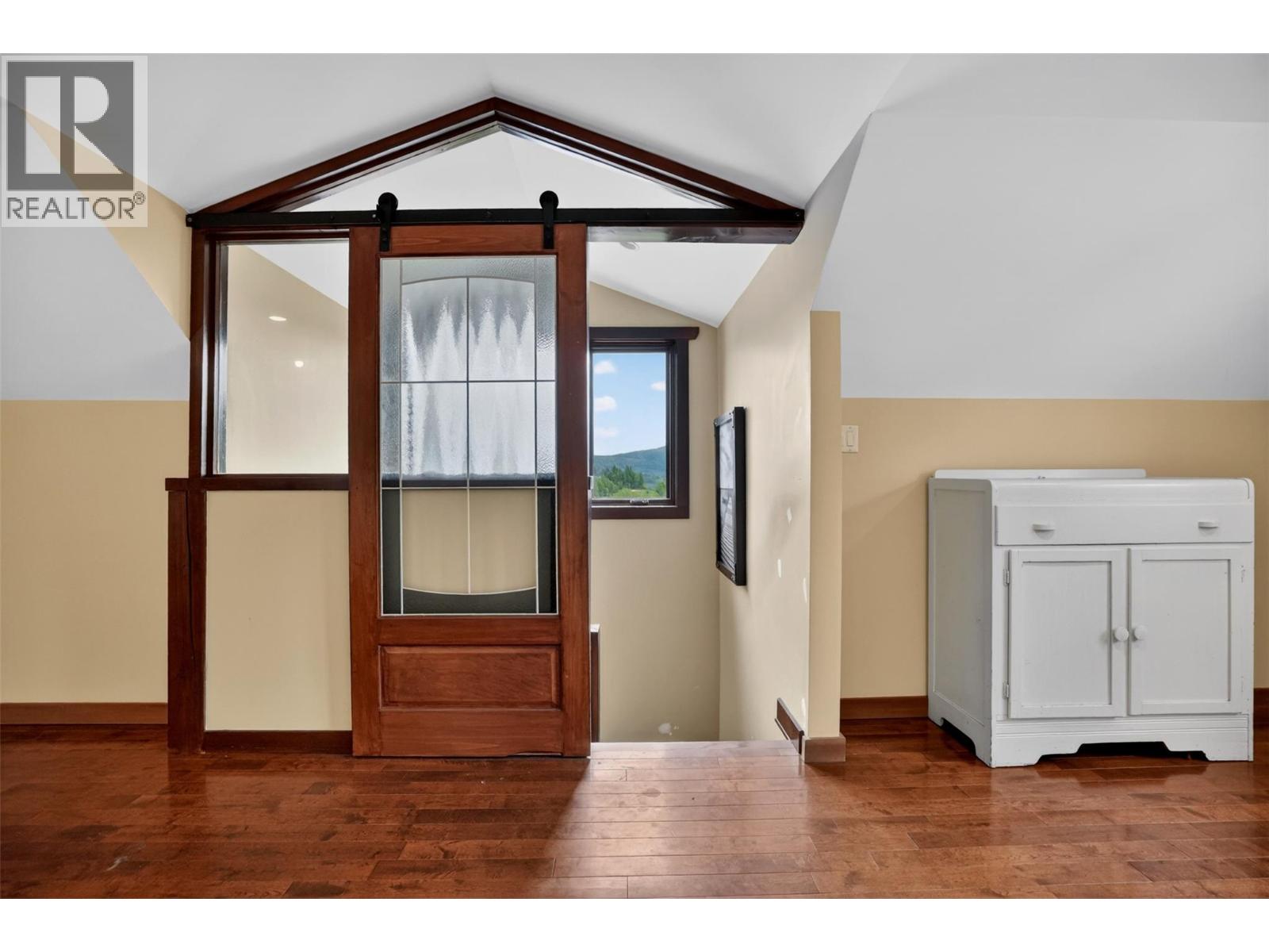 1911 Union Avenue, Rossland, British Columbia  V0G 1Y0 - Photo 40 - 10390025