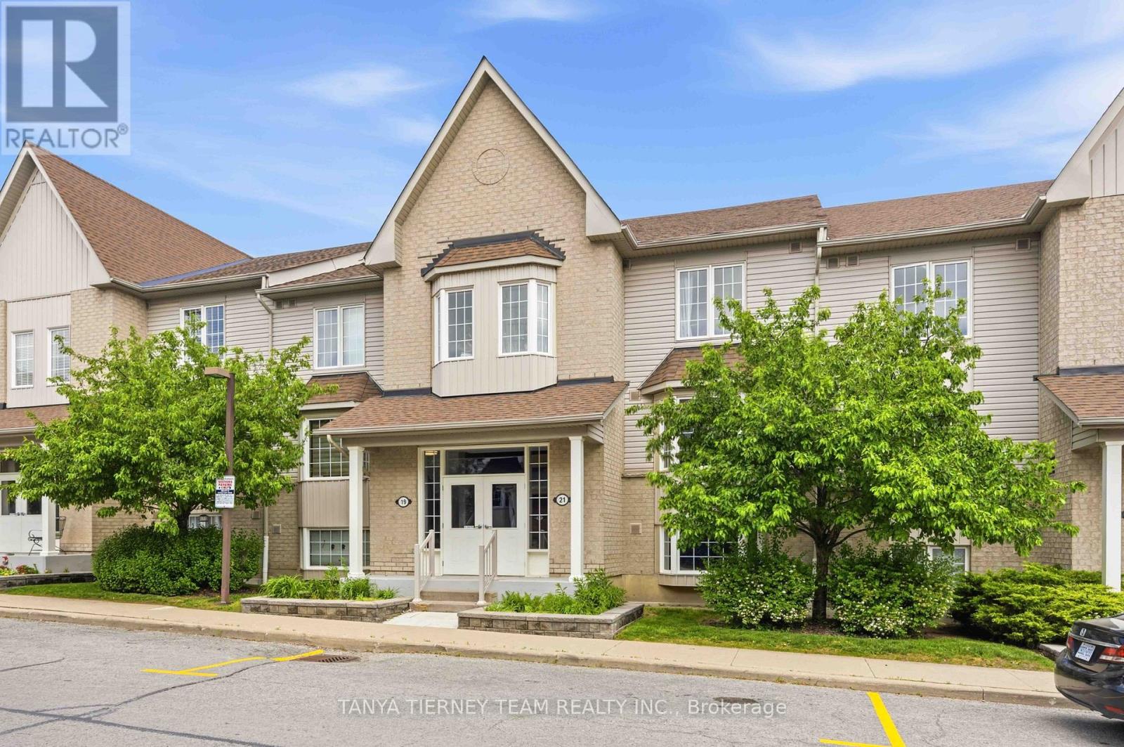2 - 21 PETRA WAY, Whitby, Ontario