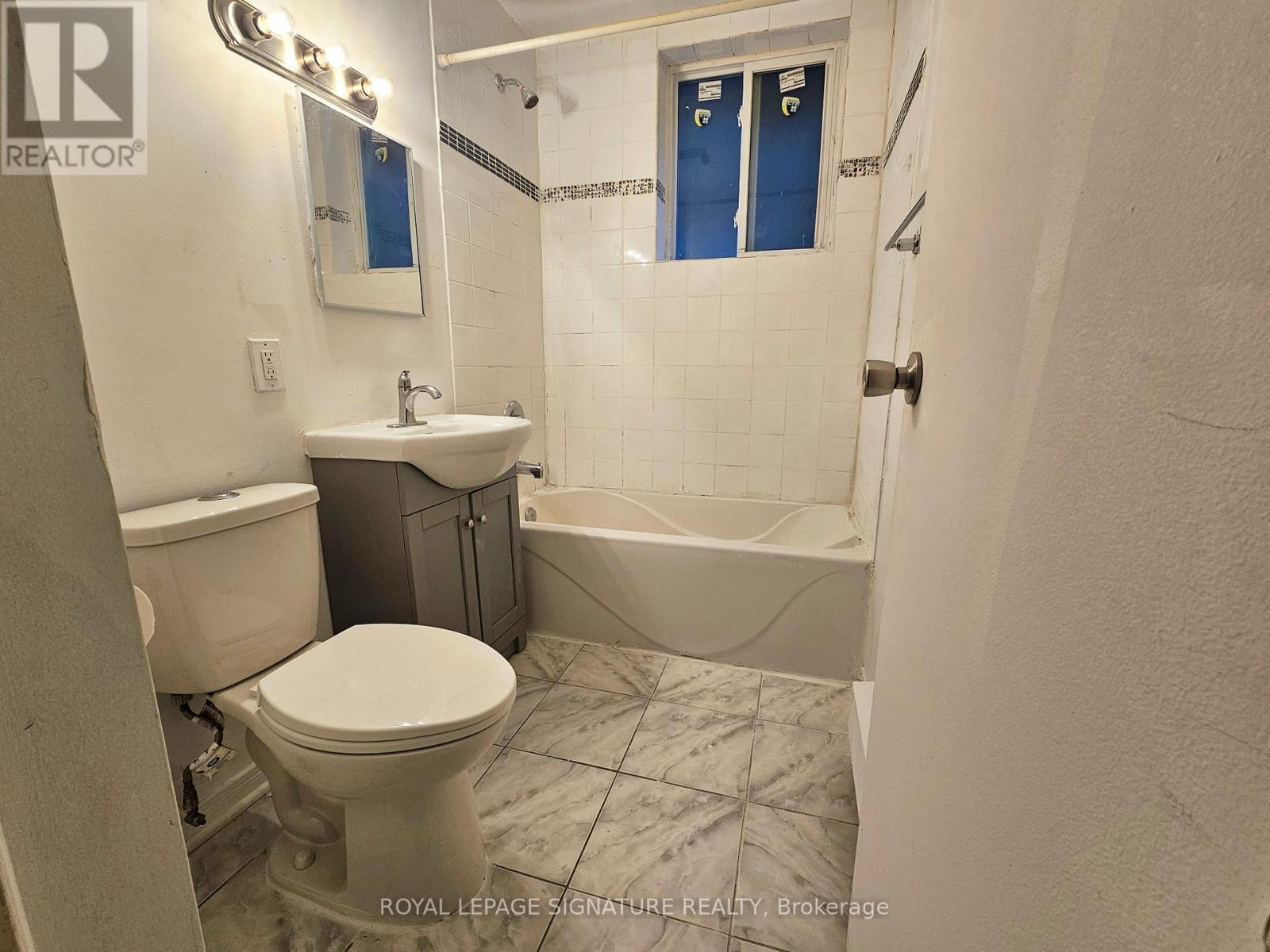 2 - 10 Ivy Avenue, Toronto, Ontario  M4L 2H7 - Photo 10 - E13417686