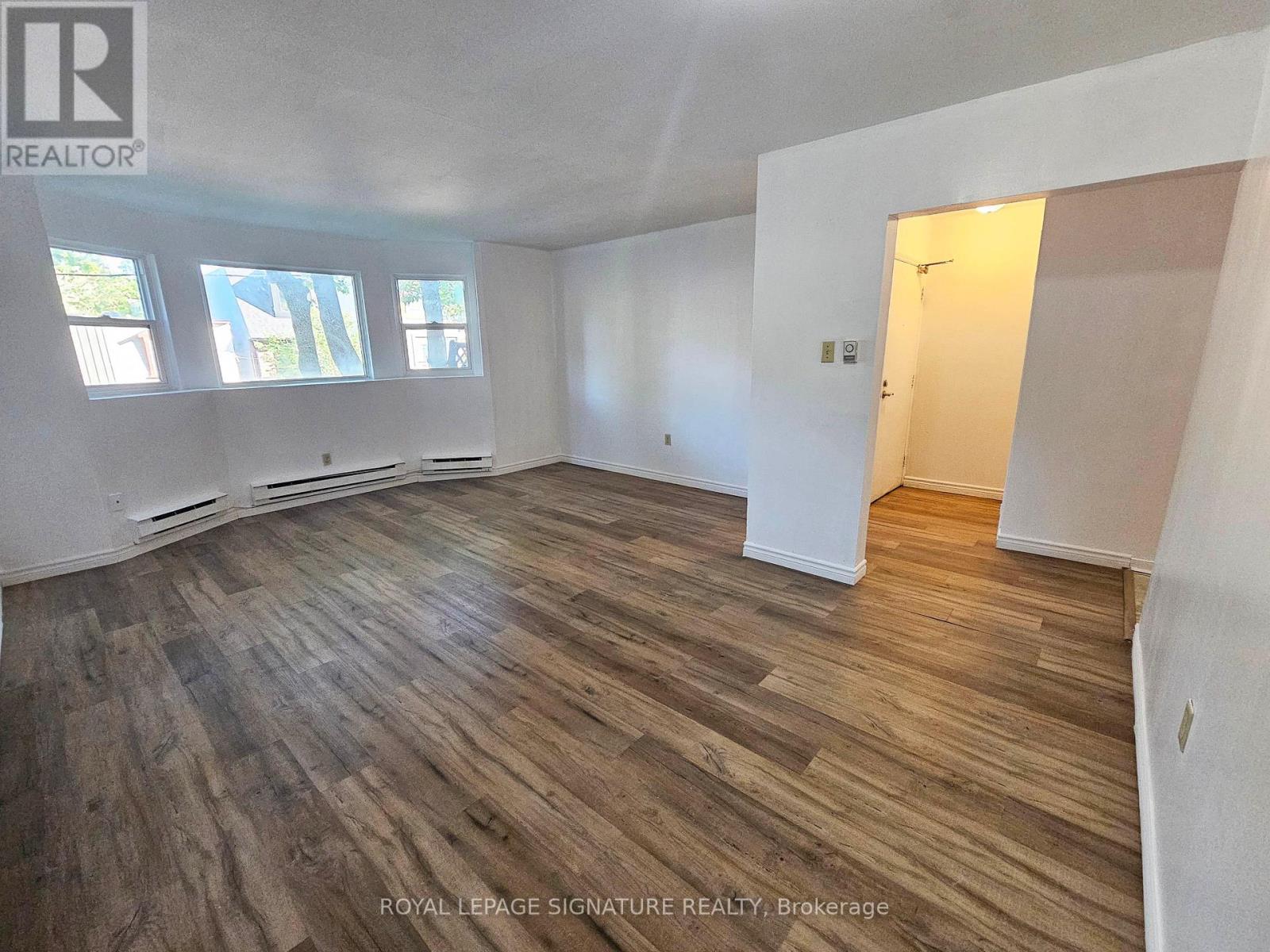 2 - 10 Ivy Avenue, Toronto, Ontario  M4L 2H7 - Photo 4 - E13417686