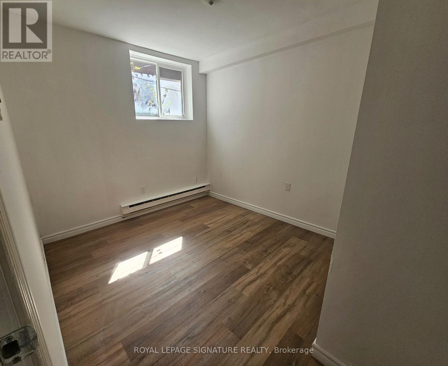 2 - 10 Ivy Avenue, Toronto, Ontario  M4L 2H7 - Photo 9 - E13417686