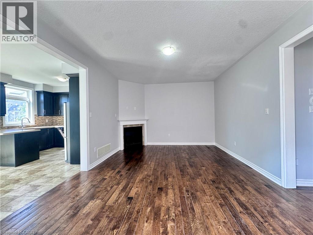 154 Rosemount Drive, Kitchener, Ontario  N2B 1R5 - Photo 6 - 40837567