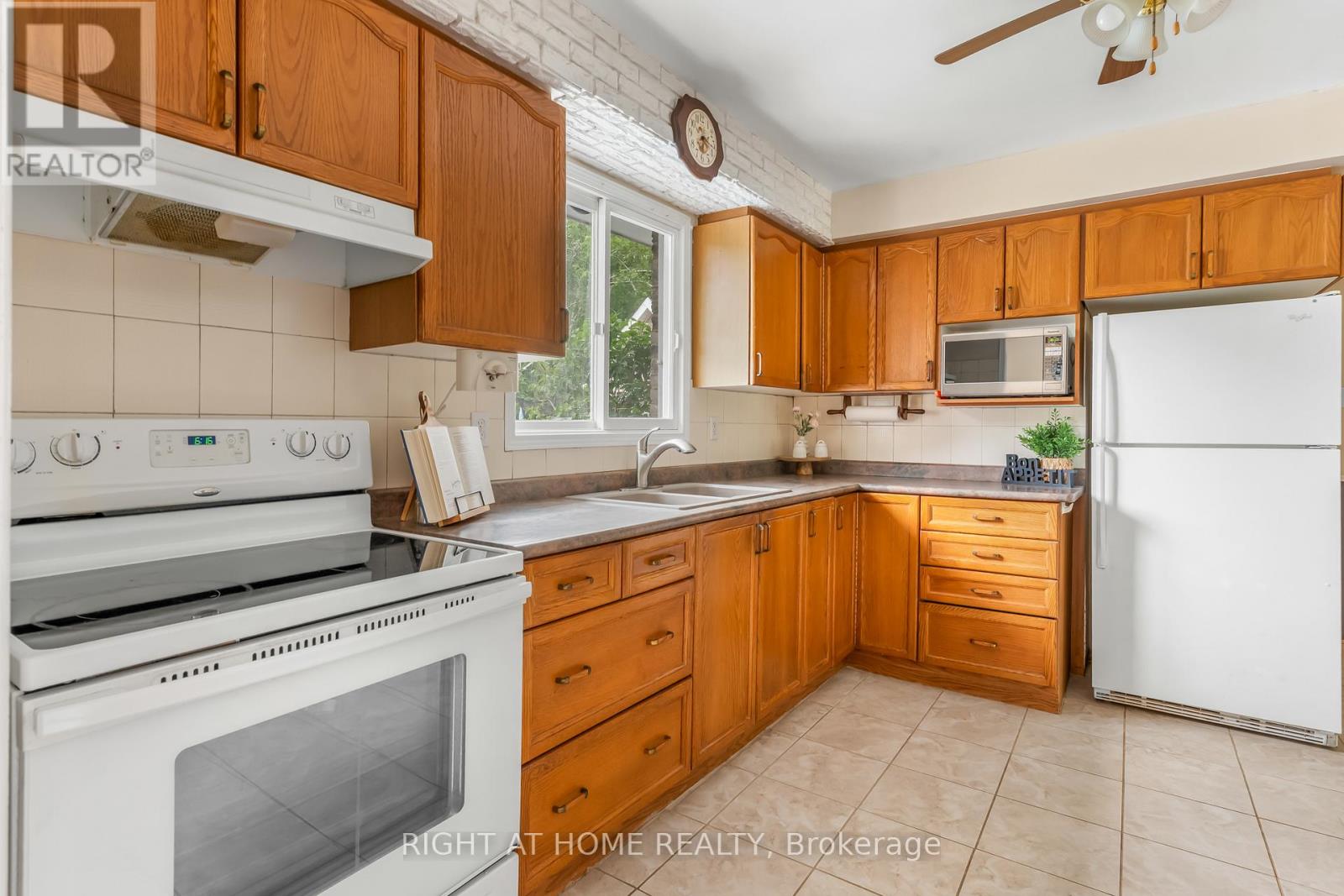 40 Colbeck Crescent, New Tecumseth, Ontario  L9R 1B7 - Photo 9 - N13417660