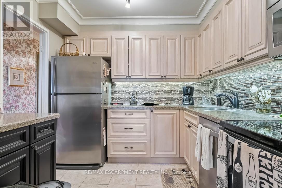 1401 - 1359 White Oaks Boulevard, Oakville (Fa Falgarwood), Ontario  L6H 2R8 - Photo 11 - W13417662