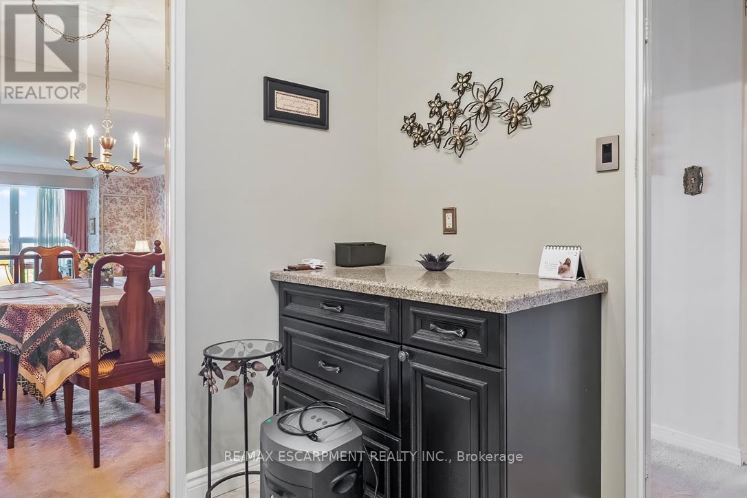 1401 - 1359 White Oaks Boulevard, Oakville (Fa Falgarwood), Ontario  L6H 2R8 - Photo 13 - W13417662