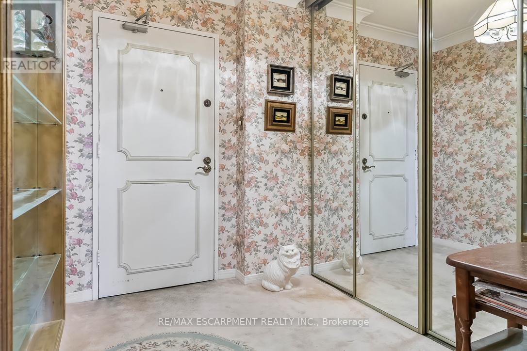 1401 - 1359 White Oaks Boulevard, Oakville (Fa Falgarwood), Ontario  L6H 2R8 - Photo 6 - W13417662