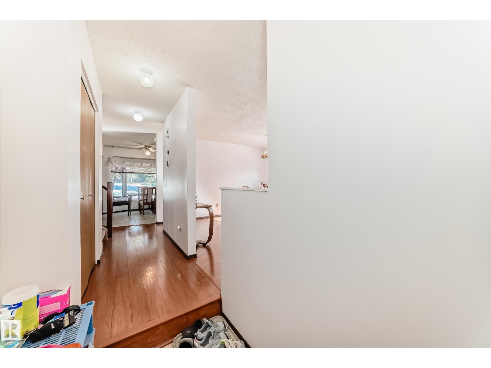 3933 103b St NW, Edmonton, Alberta  T6J 2X8 - Photo 4 - E4492382