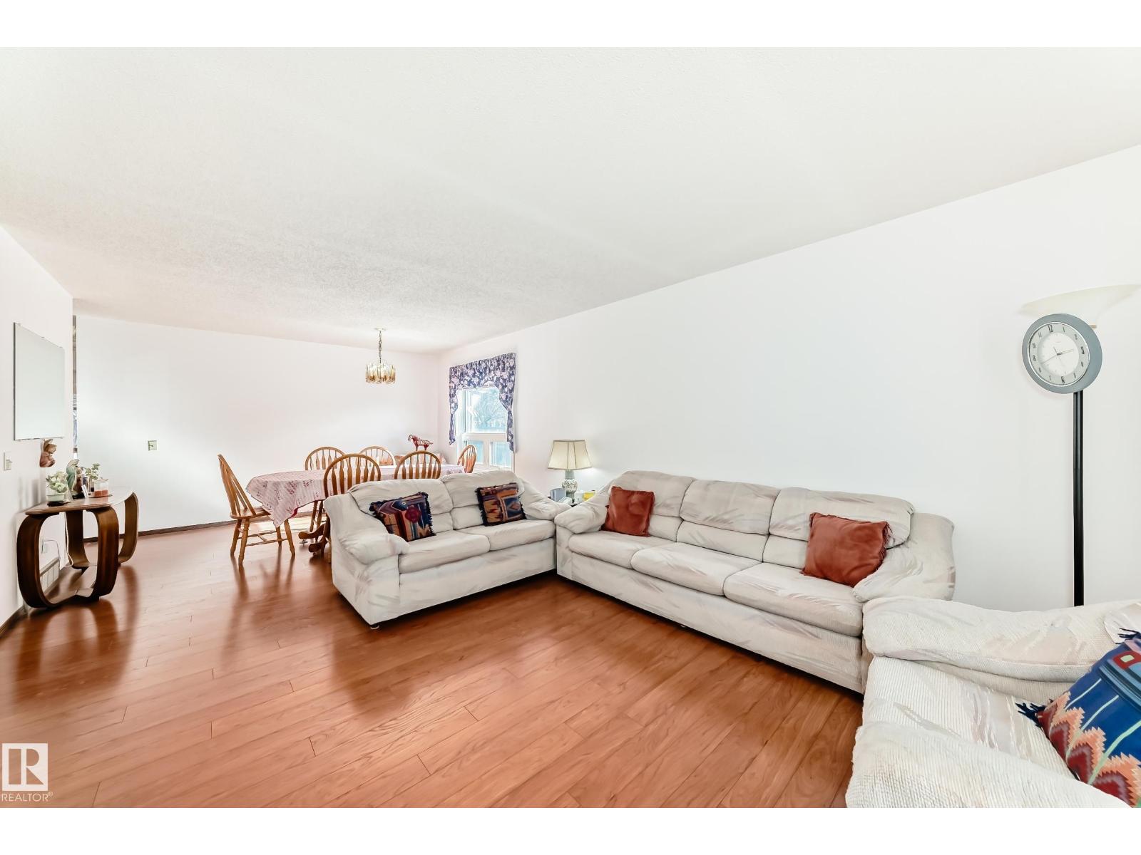 3933 103b St NW, Edmonton, Alberta  T6J 2X8 - Photo 15 - E4492382