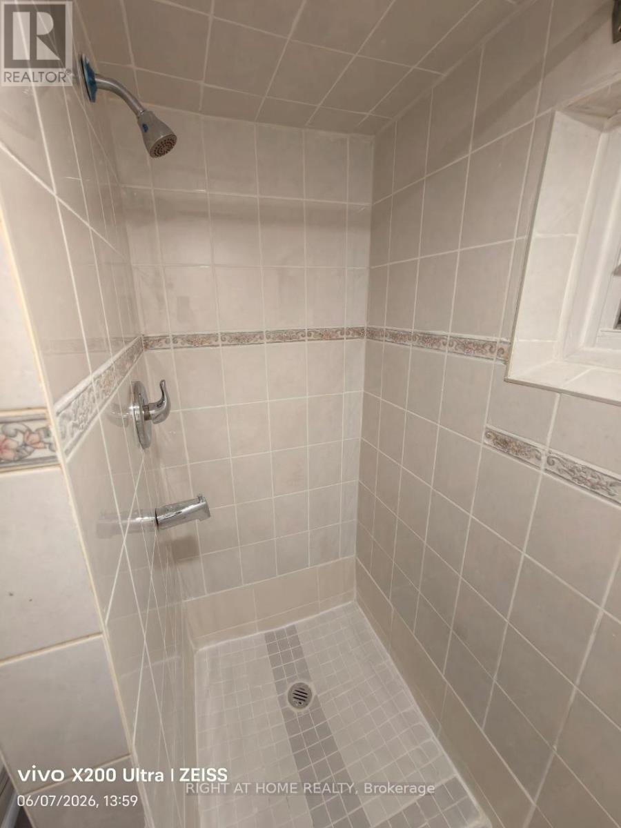 46 Overton Crescent, Toronto, Ontario  M3B 2V2 - Photo 25 - C12803536