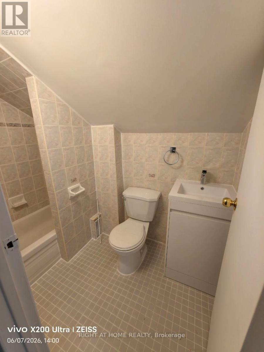 46 Overton Crescent, Toronto, Ontario  M3B 2V2 - Photo 19 - C12803536