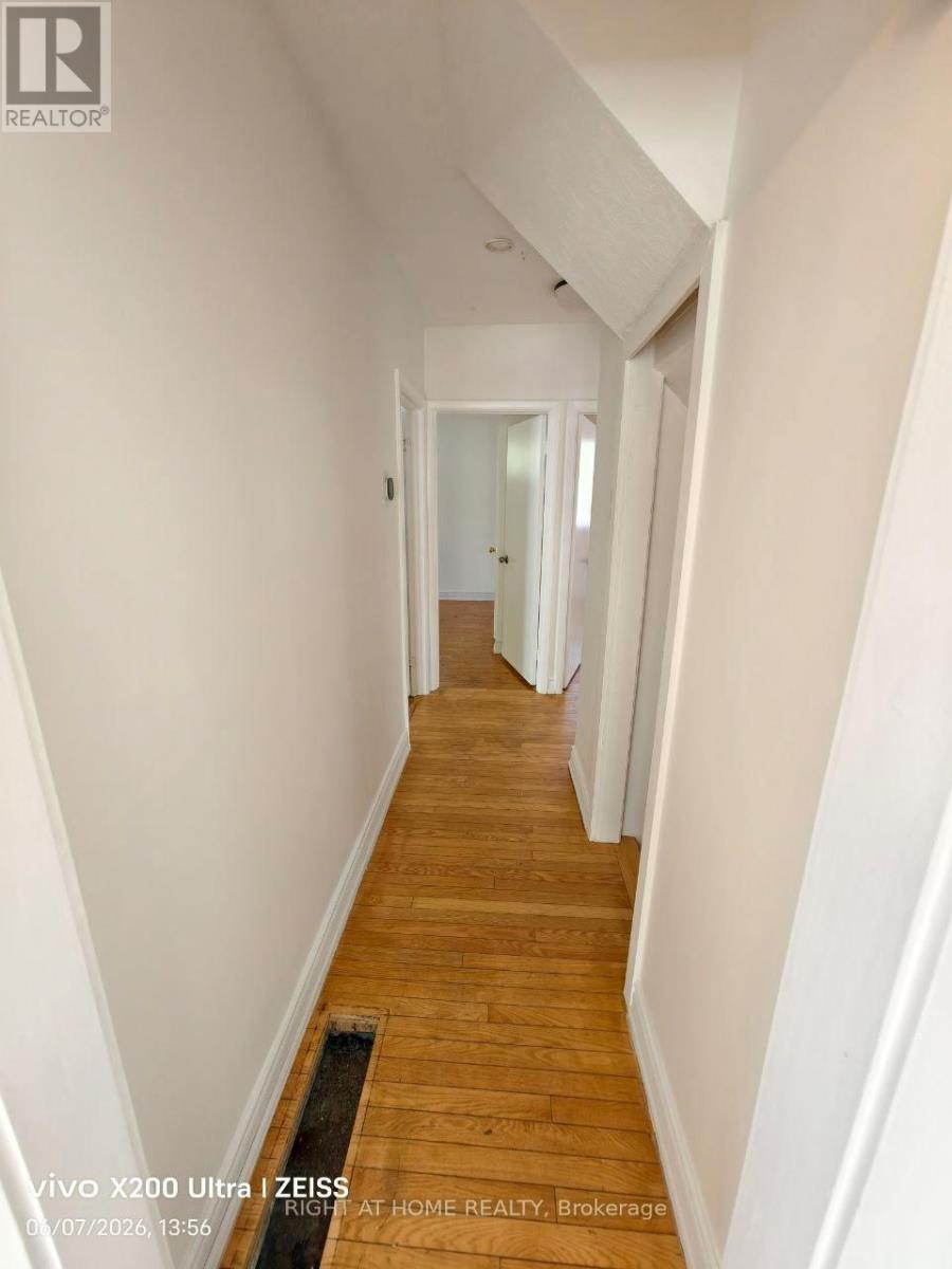 46 Overton Crescent, Toronto, Ontario  M3B 2V2 - Photo 9 - C12803536