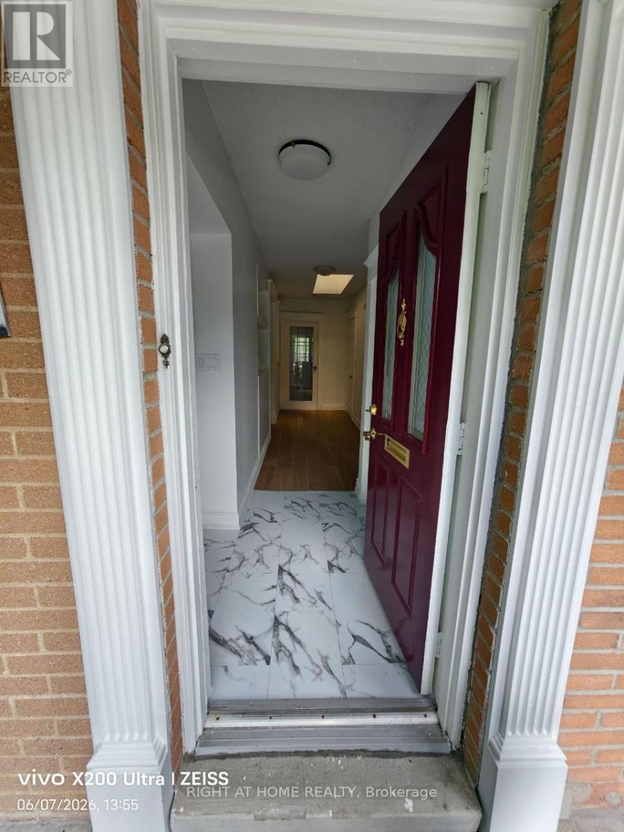 46 Overton Crescent, Toronto, Ontario  M3B 2V2 - Photo 3 - C12803536